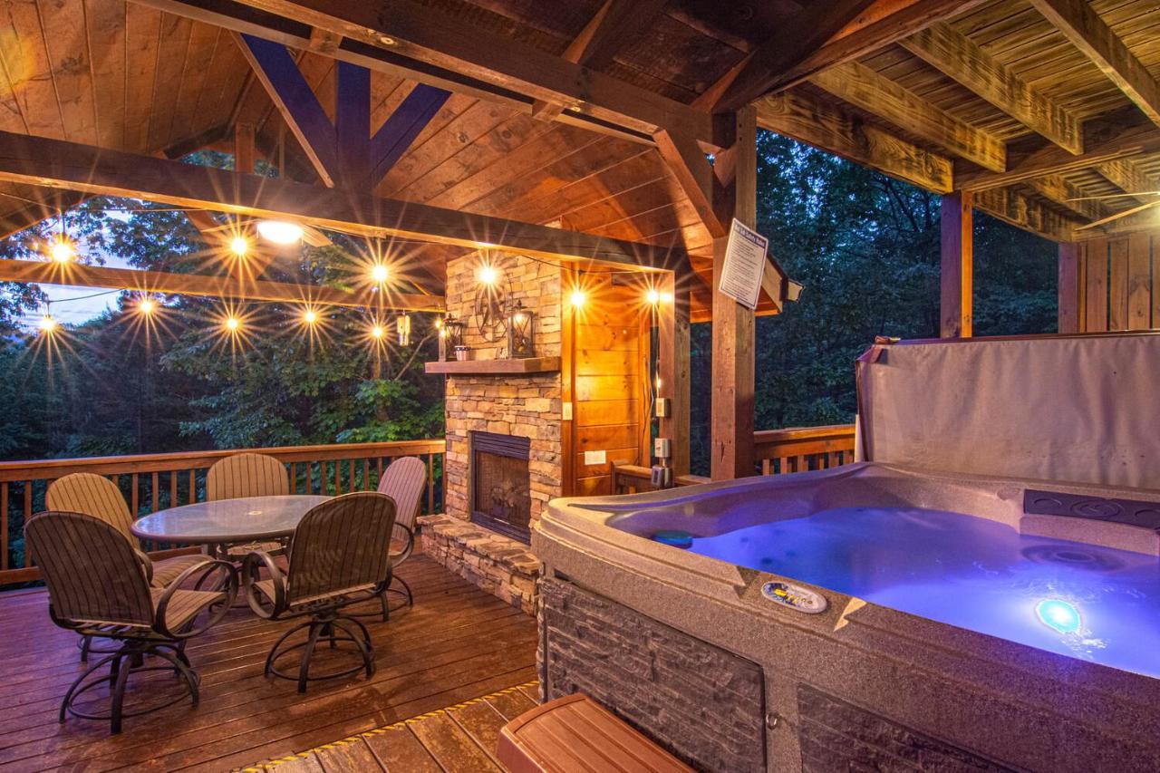 Incredible Views! - Pet Friendly - Aska Adventure Area - Bearfoot Bungalow 블루리지 외부 사진
