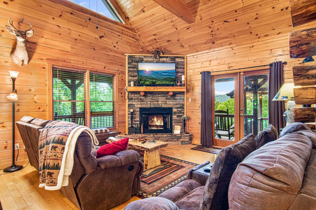 Incredible Views! - Pet Friendly - Aska Adventure Area - Bearfoot Bungalow 블루리지 외부 사진