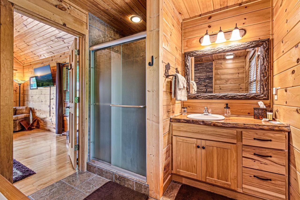 Incredible Views! - Pet Friendly - Aska Adventure Area - Bearfoot Bungalow 블루리지 외부 사진