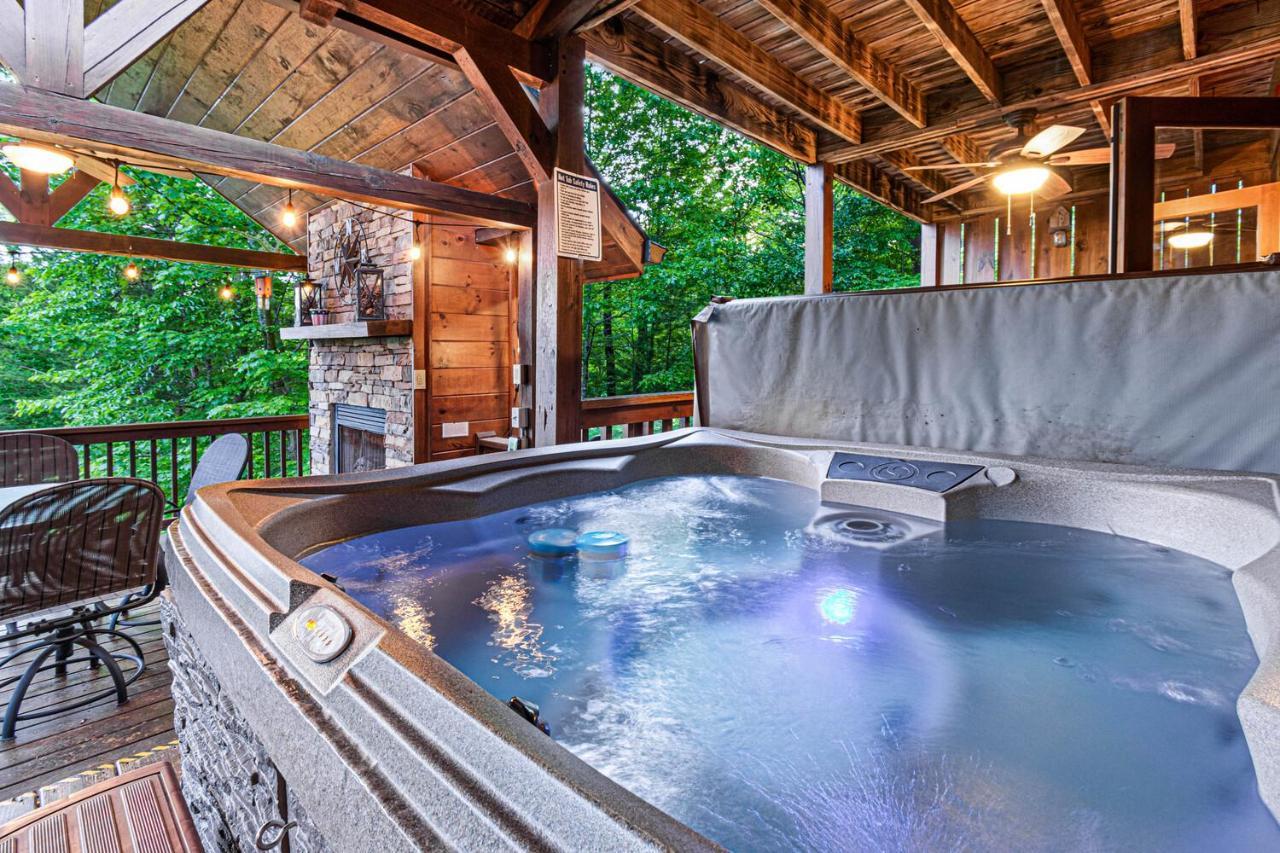 Incredible Views! - Pet Friendly - Aska Adventure Area - Bearfoot Bungalow 블루리지 외부 사진